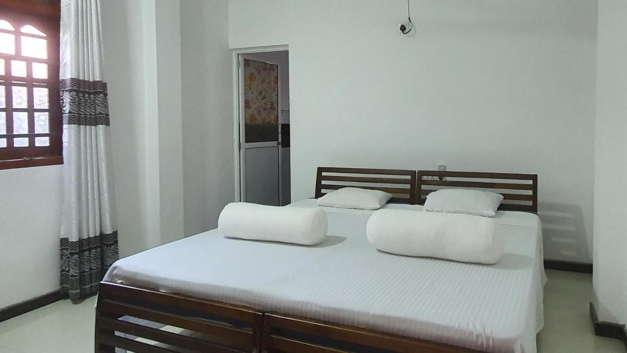 Bandulas Beach House 히카두와 외부 사진
